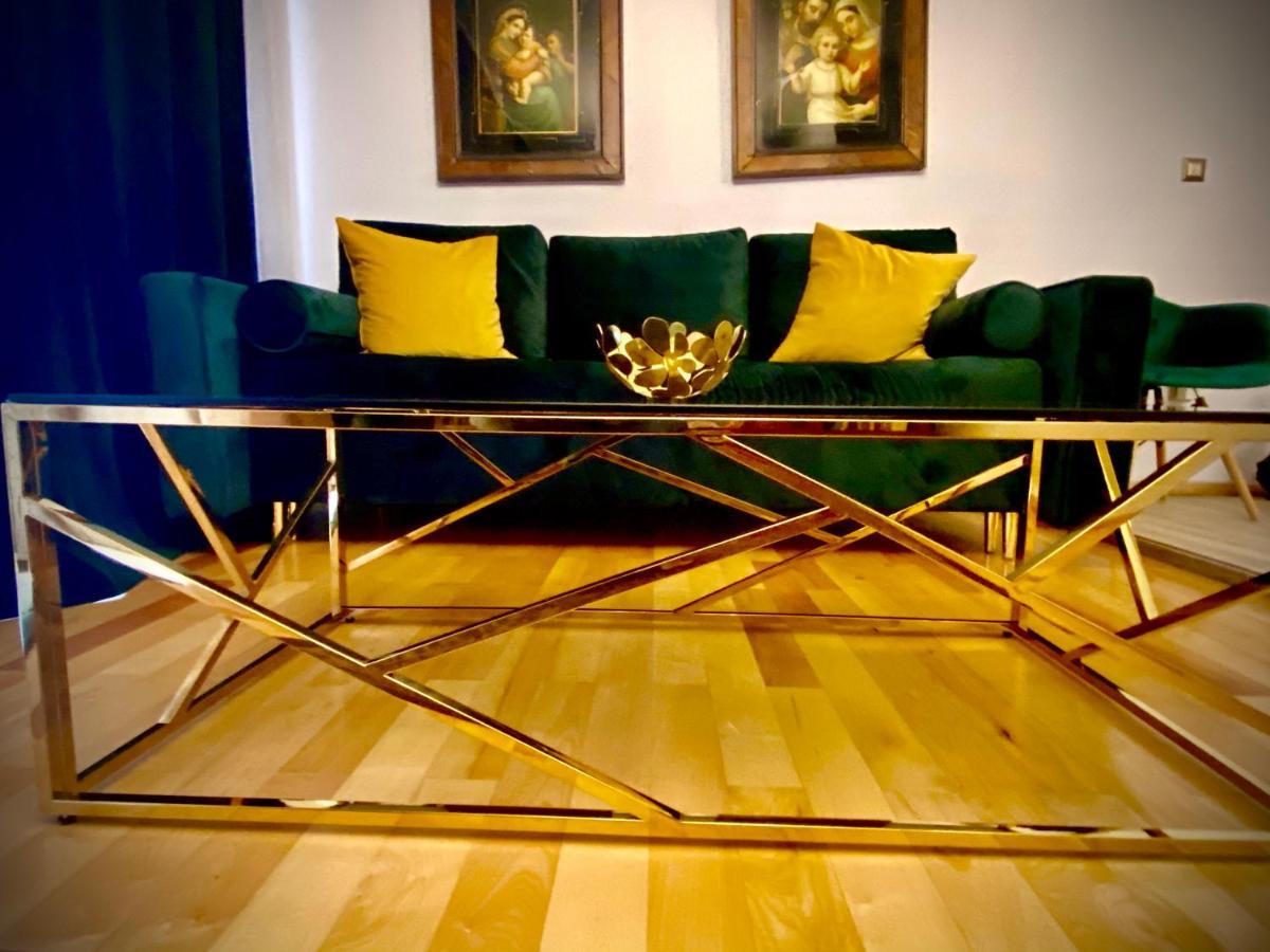 Sarada Boutique Luxury Apartment Deva Dış mekan fotoğraf