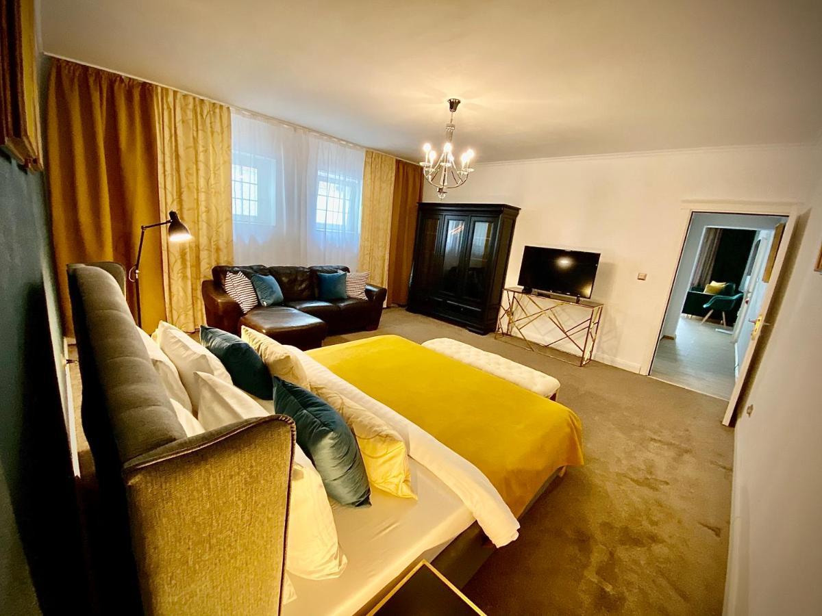 Sarada Boutique Luxury Apartment Deva Dış mekan fotoğraf