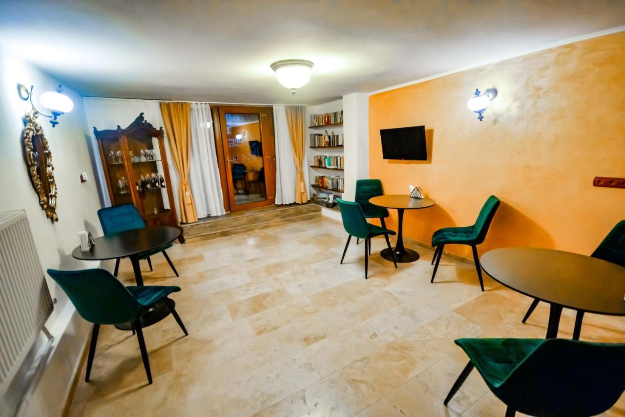 Sarada Boutique Luxury Apartment Deva Dış mekan fotoğraf